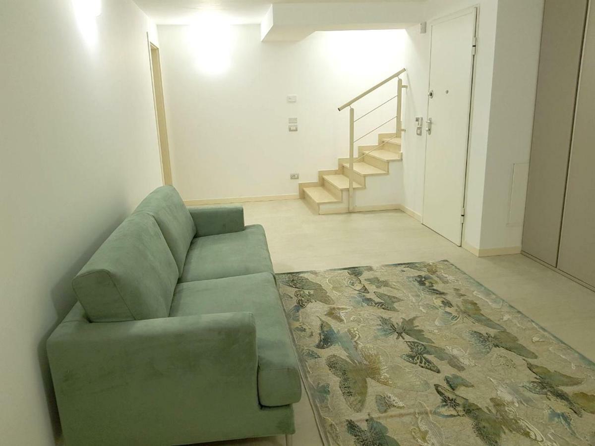 Deluxe Apartments Garda Sirmione Exterior photo