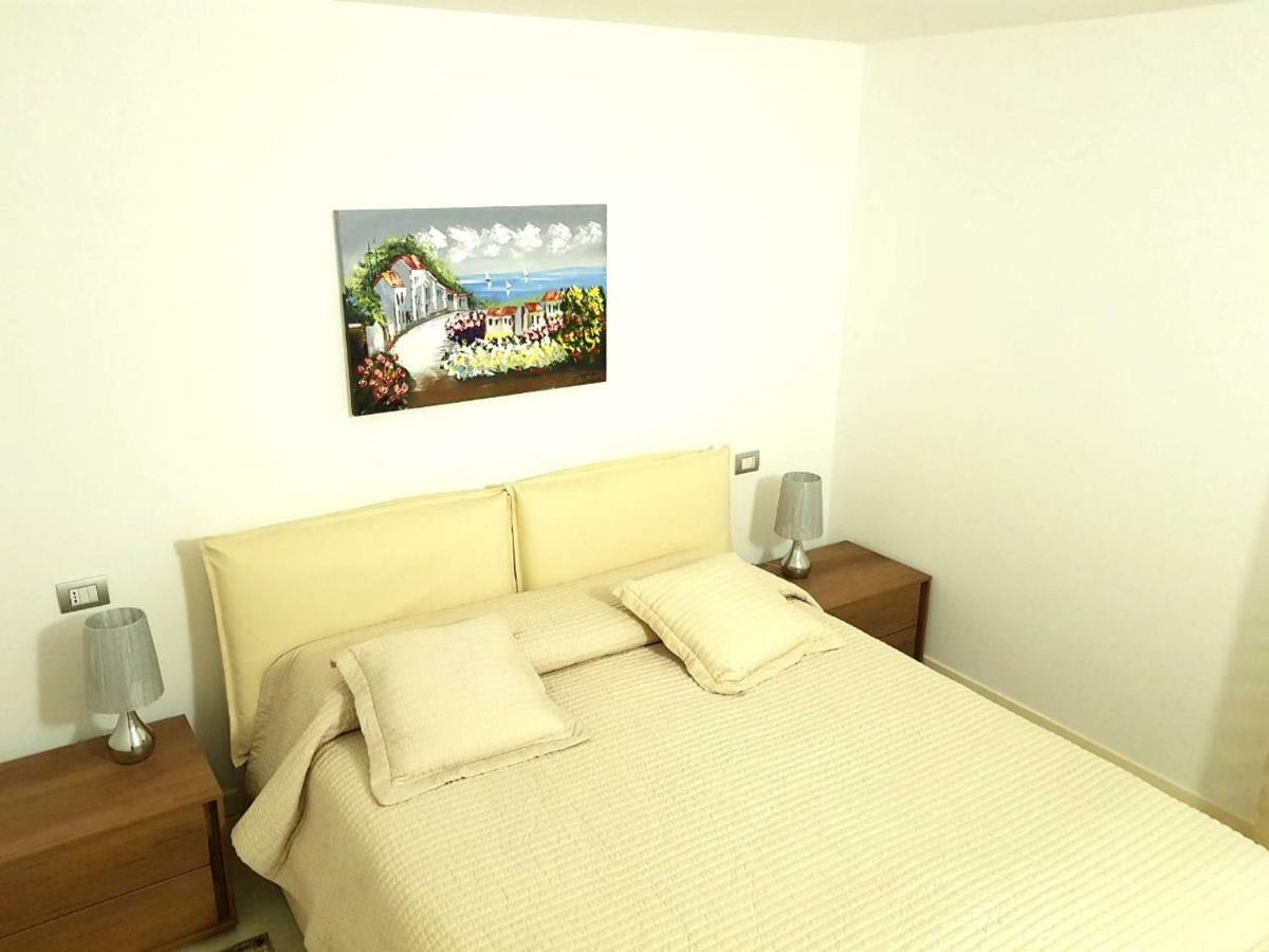 Deluxe Apartments Garda Sirmione Exterior photo