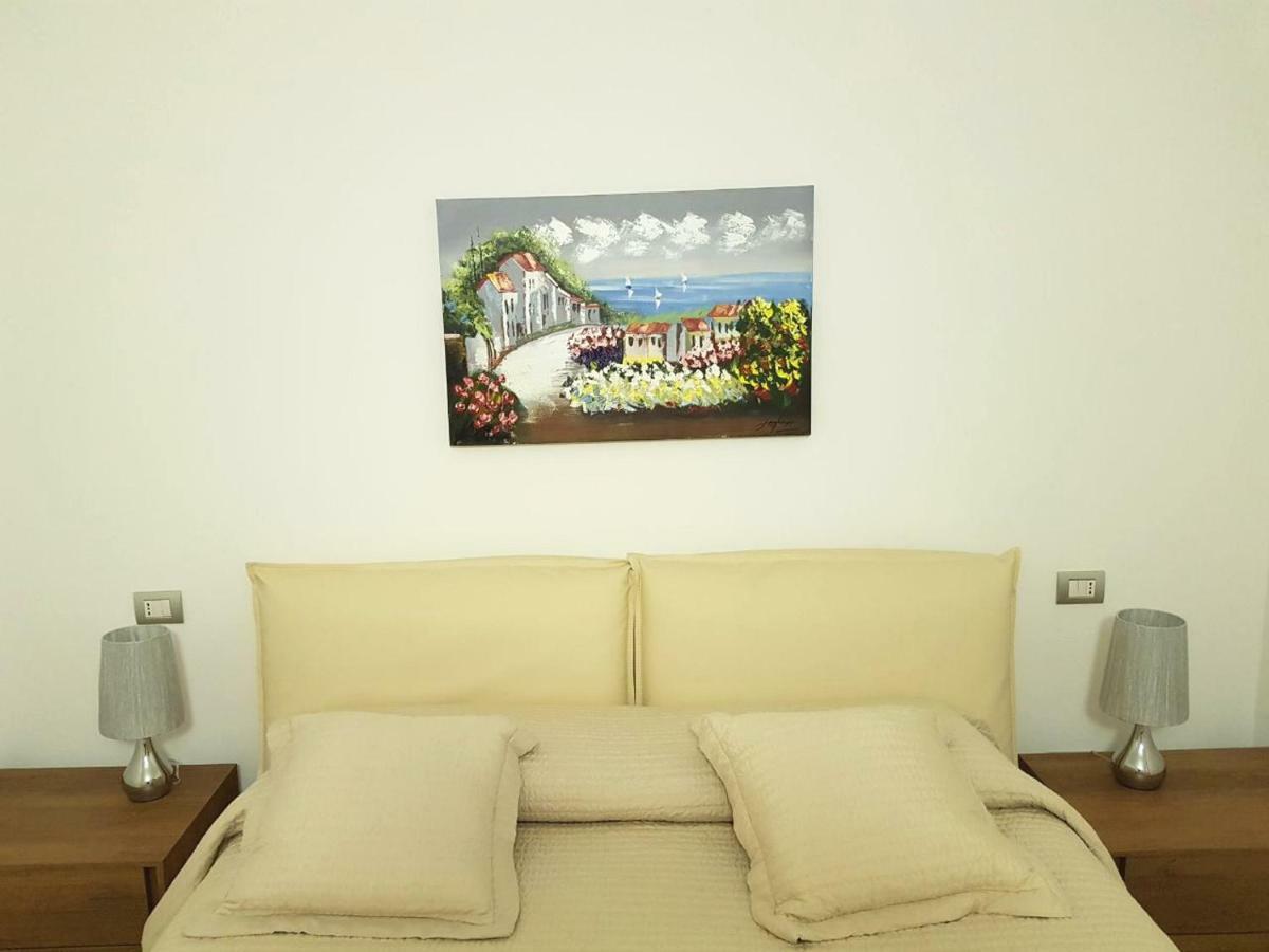 Deluxe Apartments Garda Sirmione Exterior photo