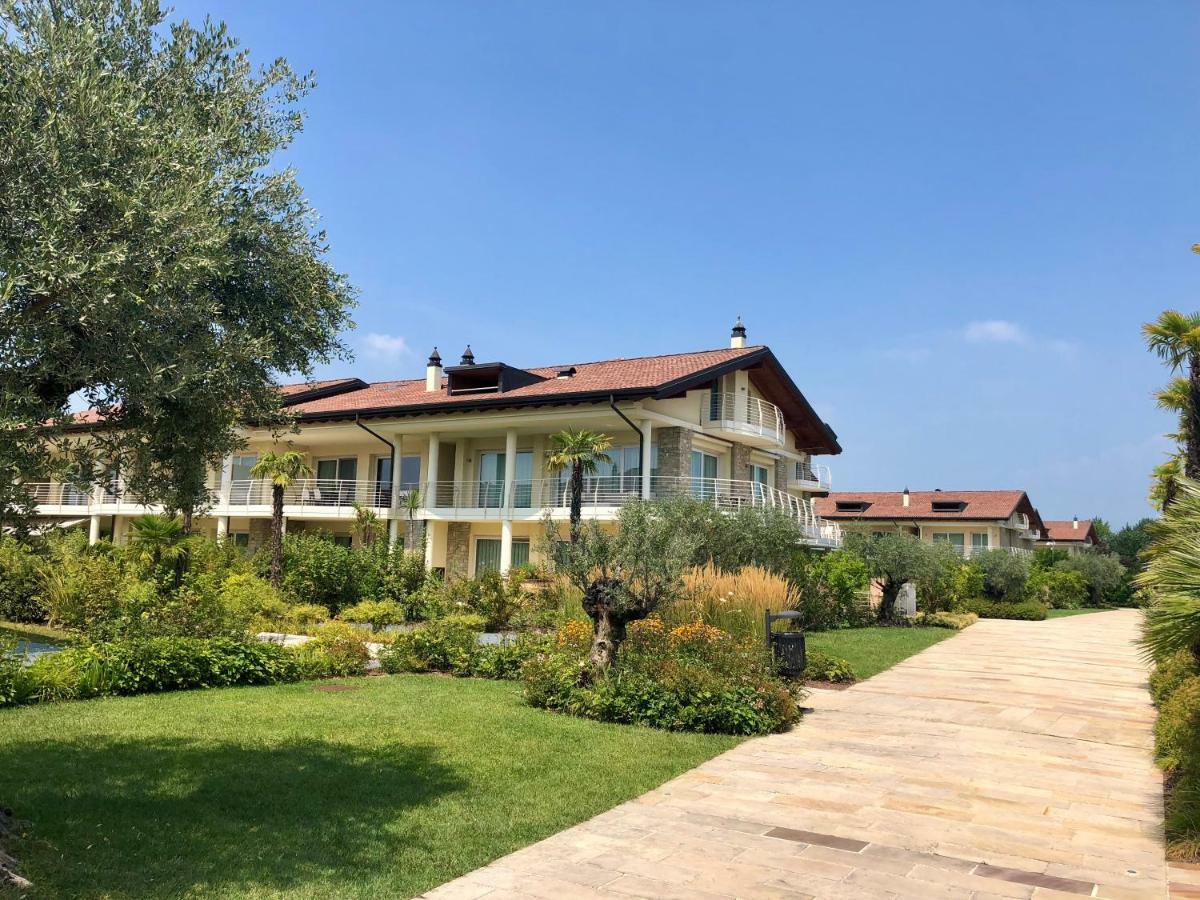 Deluxe Apartments Garda Sirmione Exterior photo