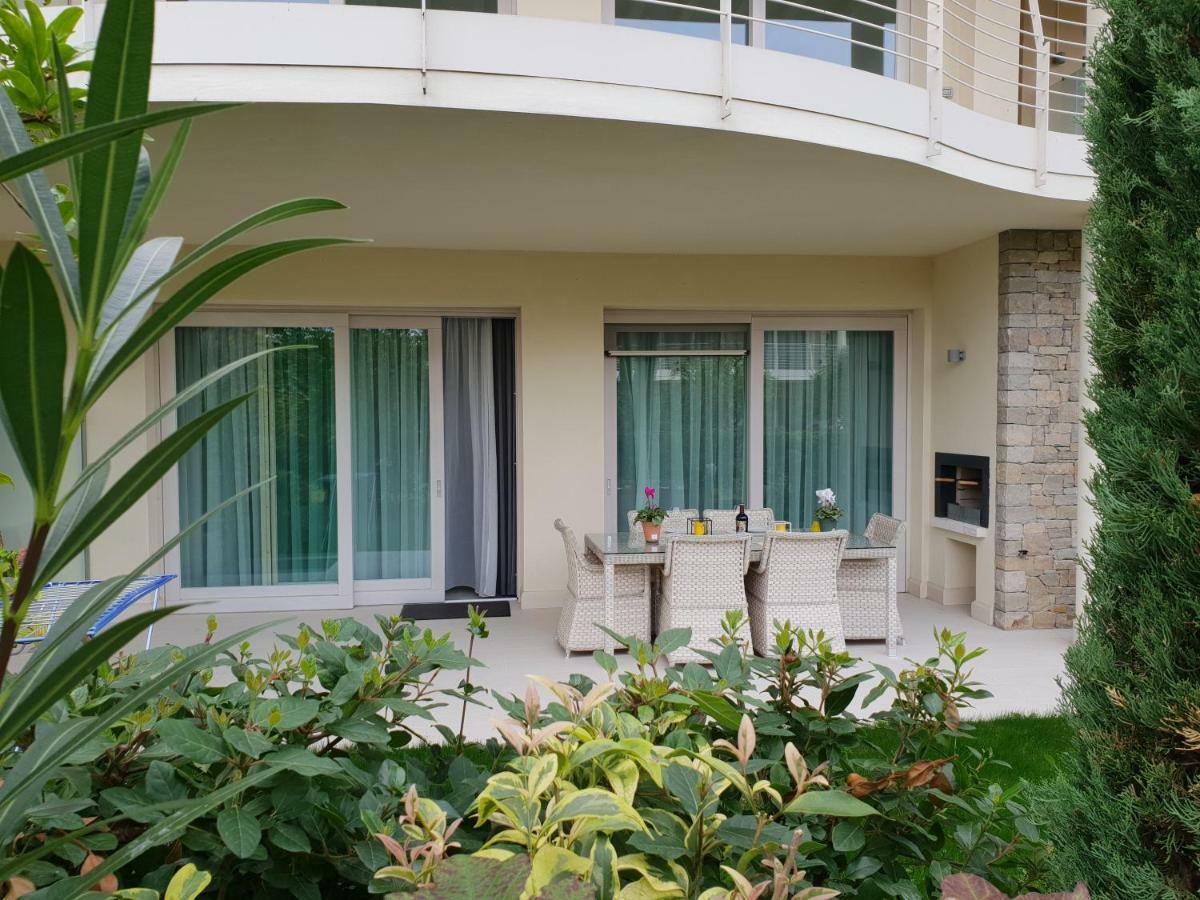 Deluxe Apartments Garda Sirmione Exterior photo