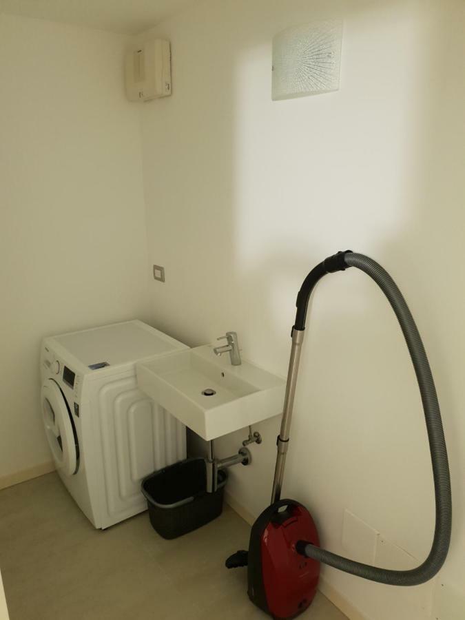 Deluxe Apartments Garda Sirmione Exterior photo