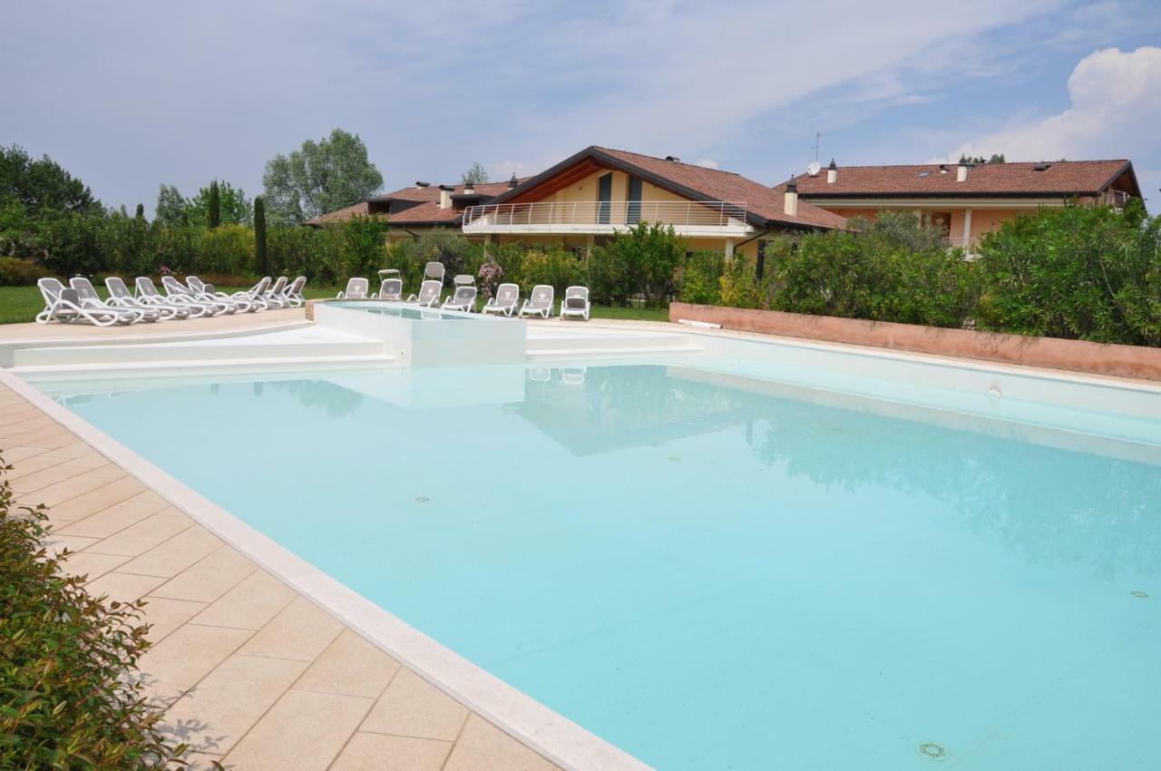 Deluxe Apartments Garda Sirmione Exterior photo
