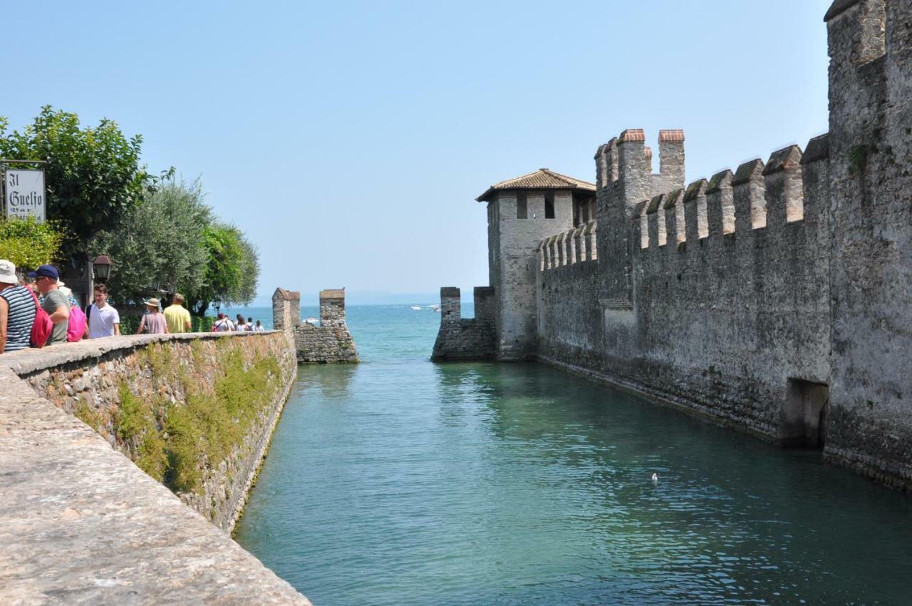 Deluxe Apartments Garda Sirmione Exterior photo