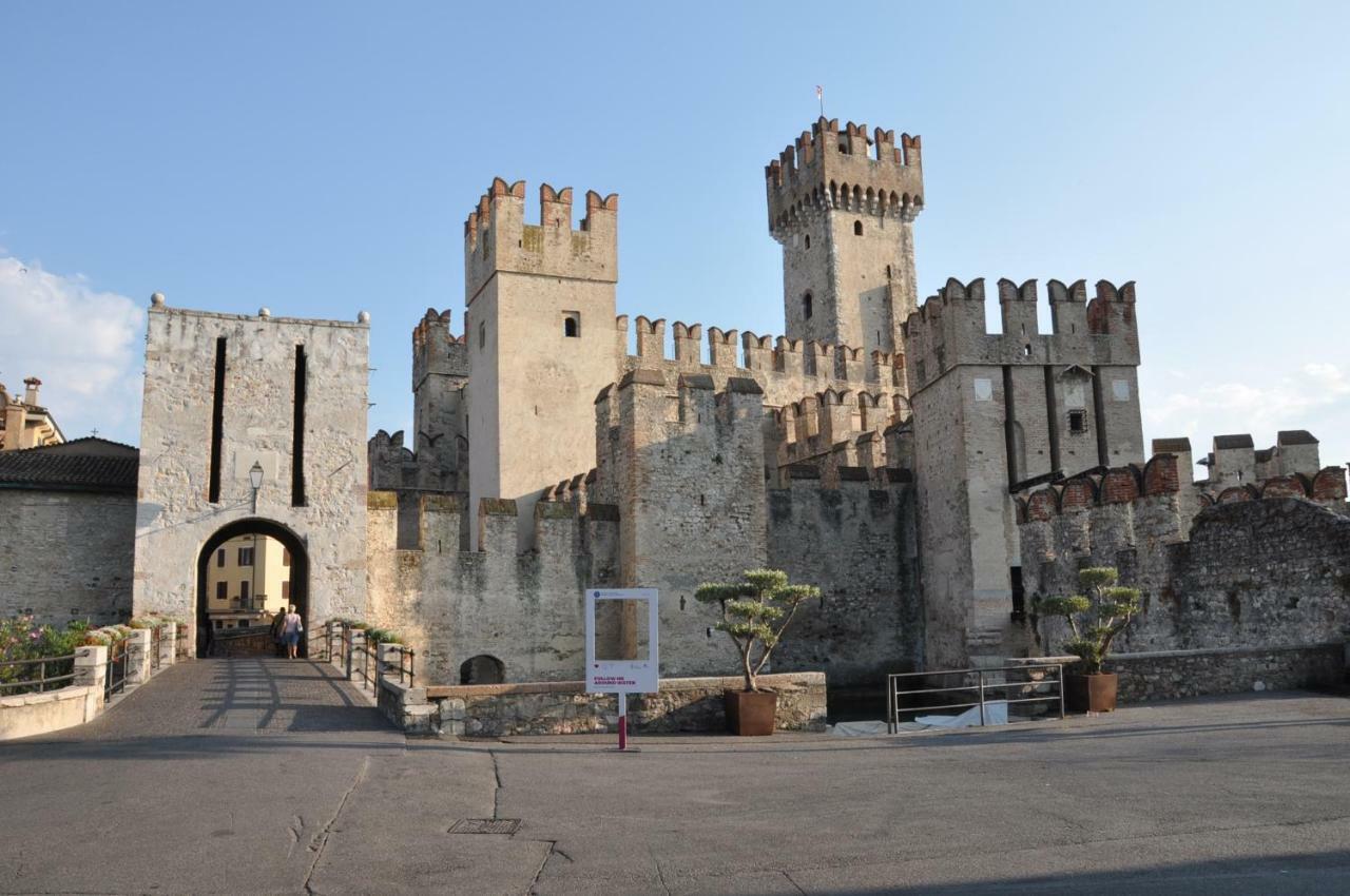 Deluxe Apartments Garda Sirmione Exterior photo